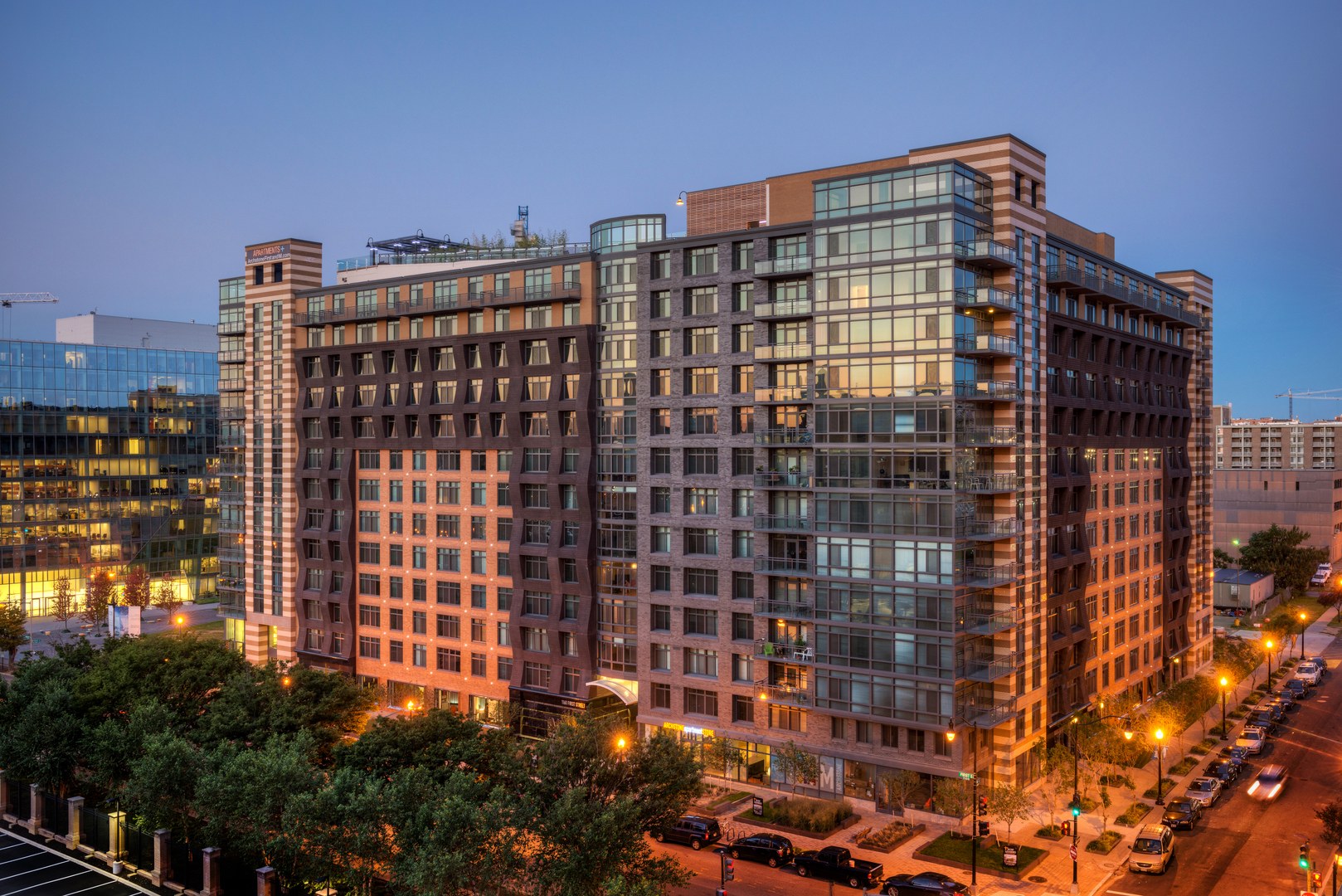 MiraFirstandM_LuxuryApartmentCommunity_ApartmentBuilding_NoMaWashingtonDC