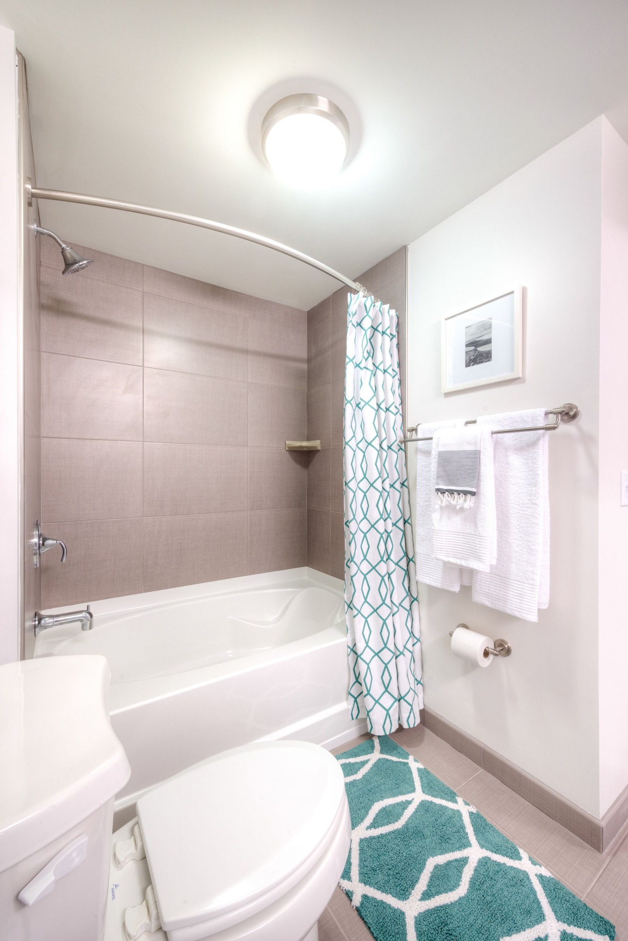 MiraFirstandM_LuxuryApartmentCommunity_Kitchen_NoMaWashingtonDC