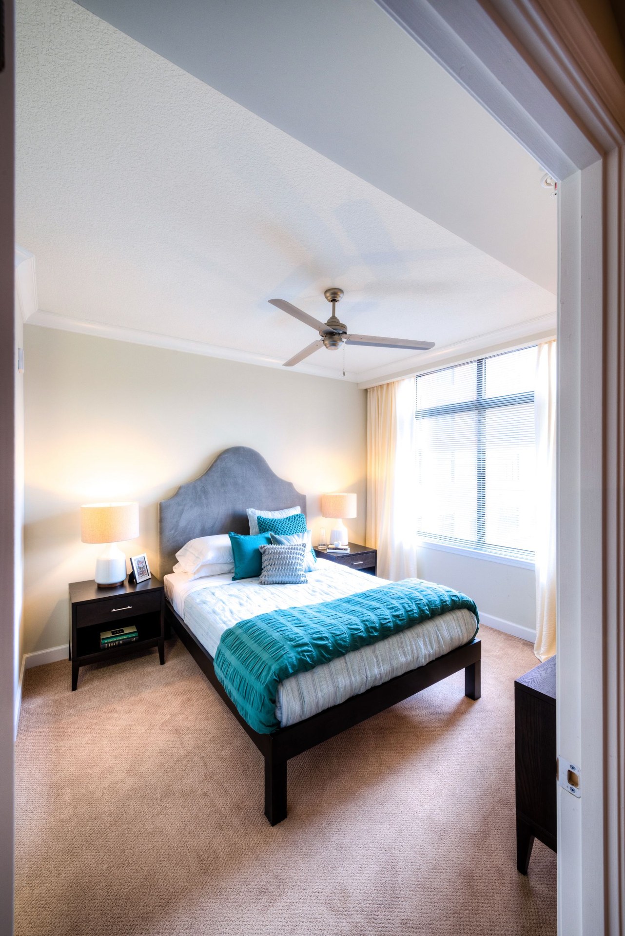 MiraFirstandM_LuxuryApartmentCommunity_Kitchen_NoMaWashingtonDC