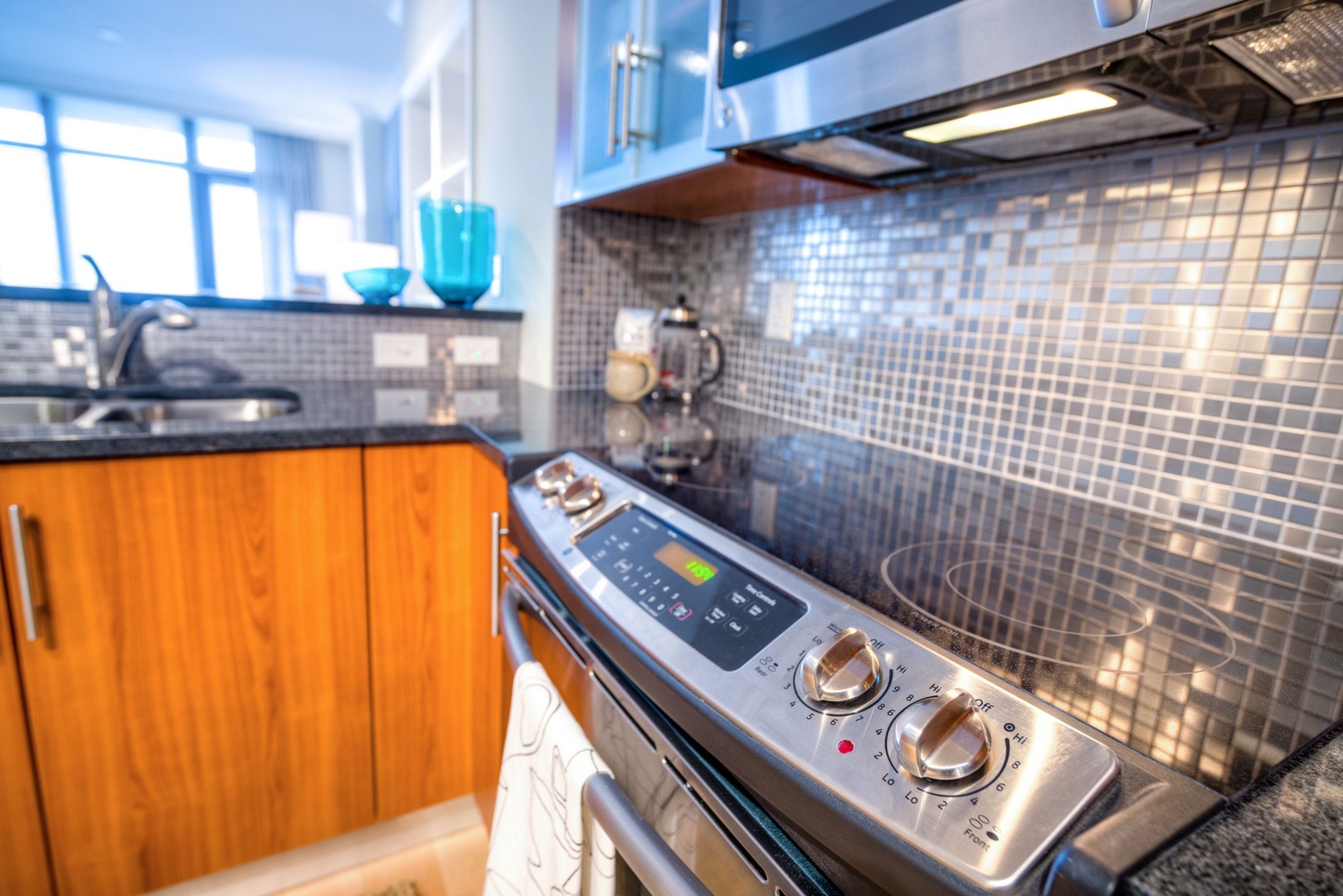 MiraFirstandM_LuxuryApartmentCommunity_Kitchen_NoMaWashingtonDC